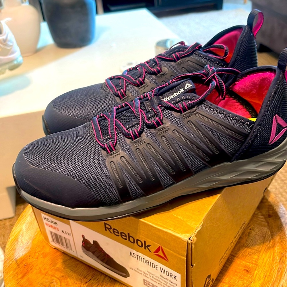 Reebok Women's Astroride Steel Toe Work Slip Resistant Shoes US 8.5